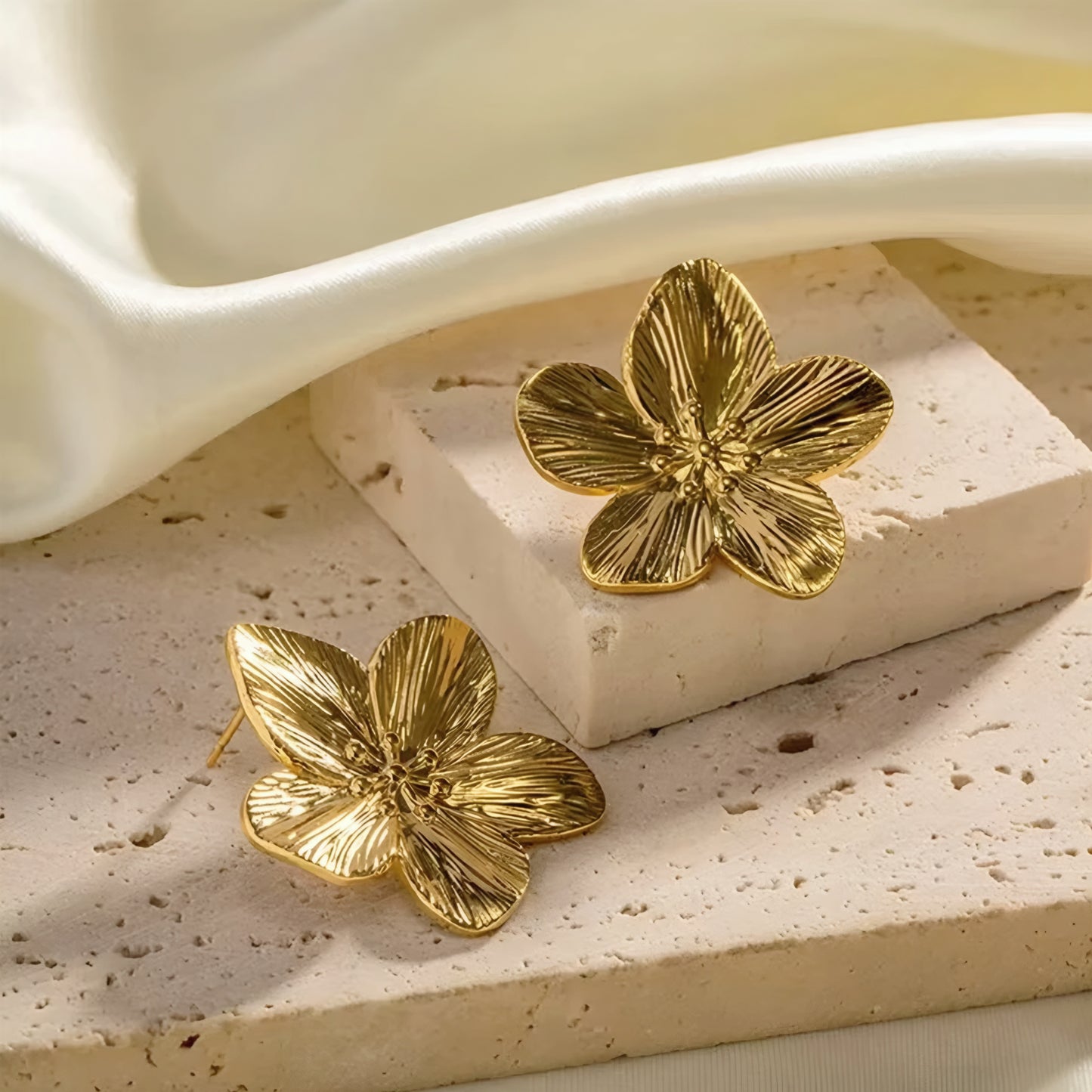Vintage Big Flower Stud Earring