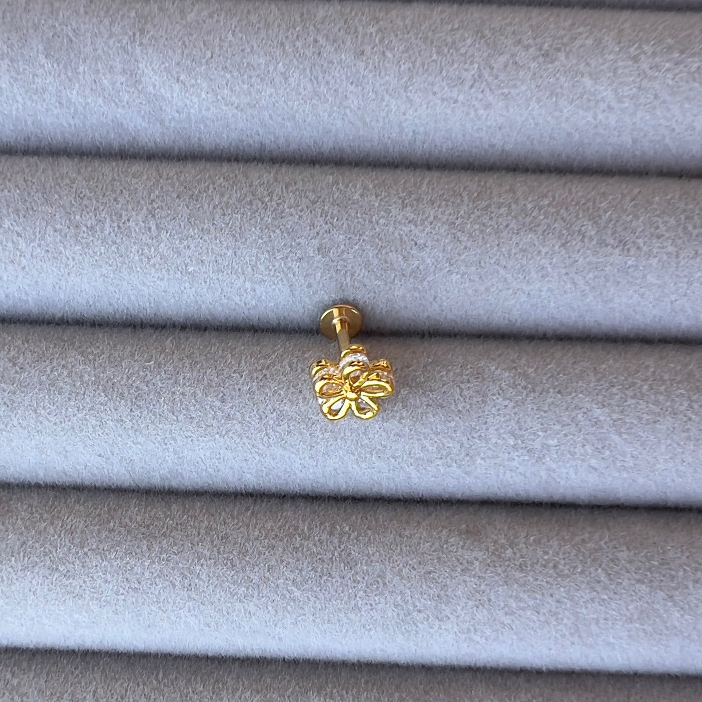 Double Flower Flat Earn Piercing