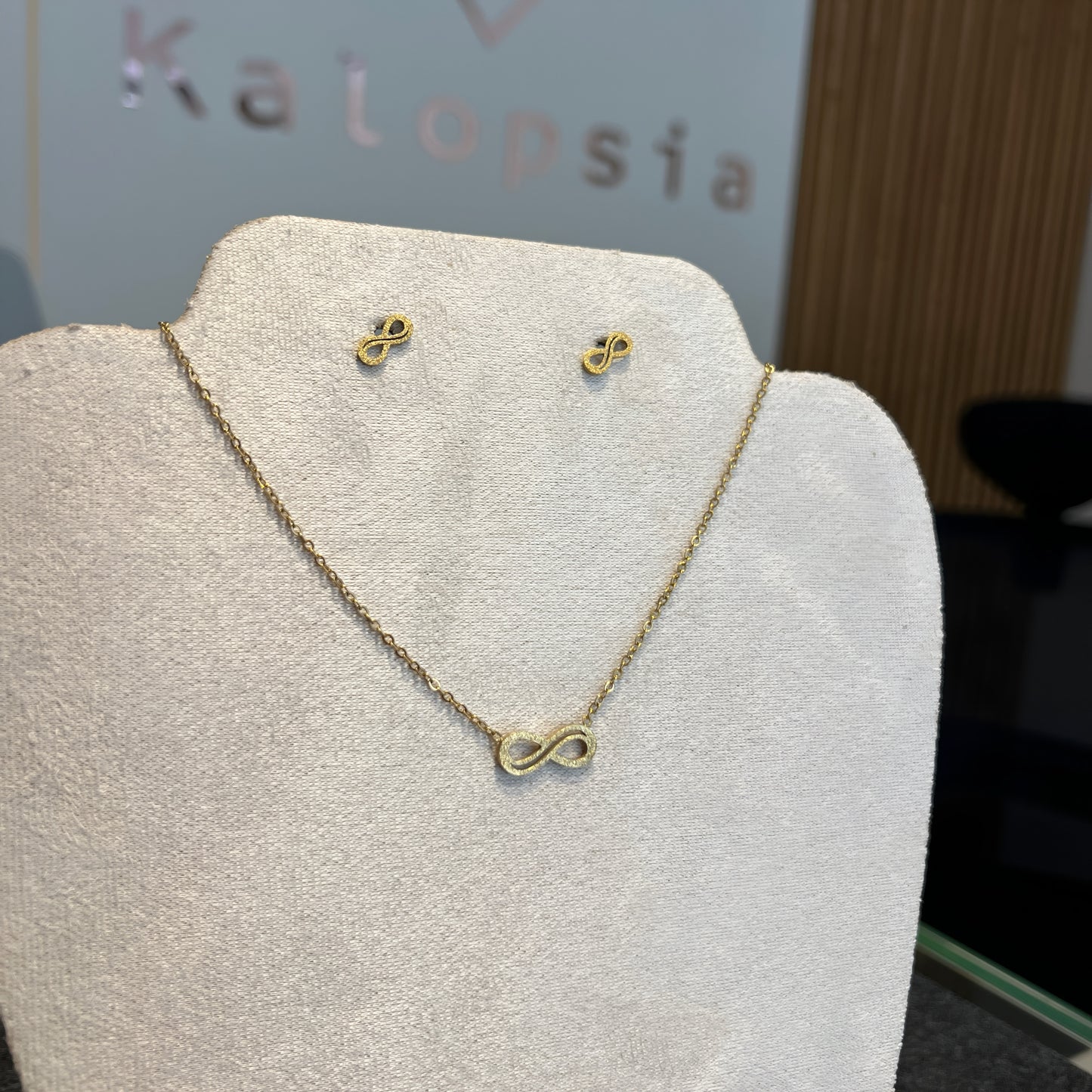 Infinity Design Set Necklace & Earring
