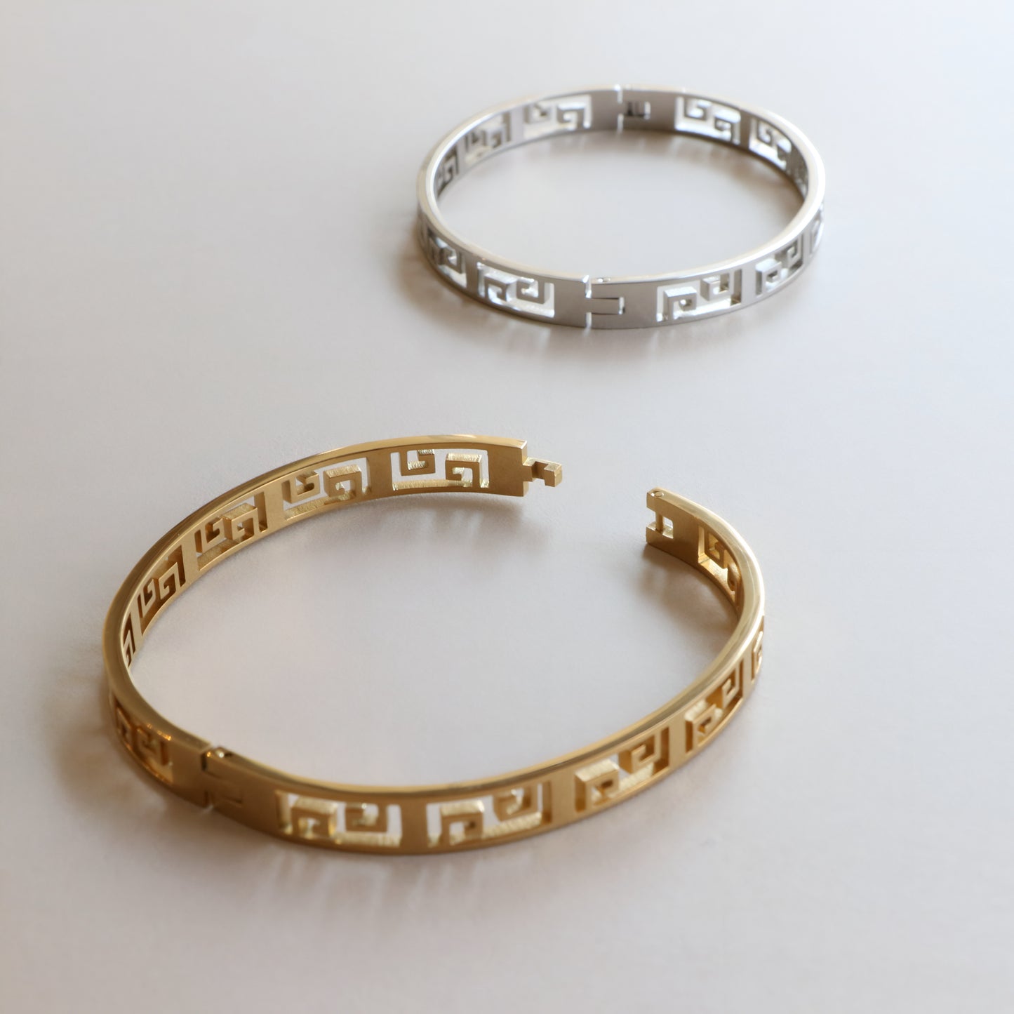 Hollow Pattern Bracelet