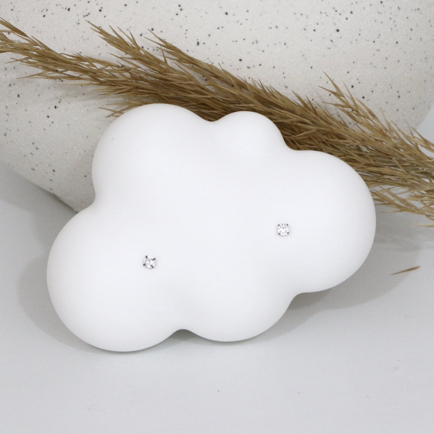 2pcs Ball Ear Piercing