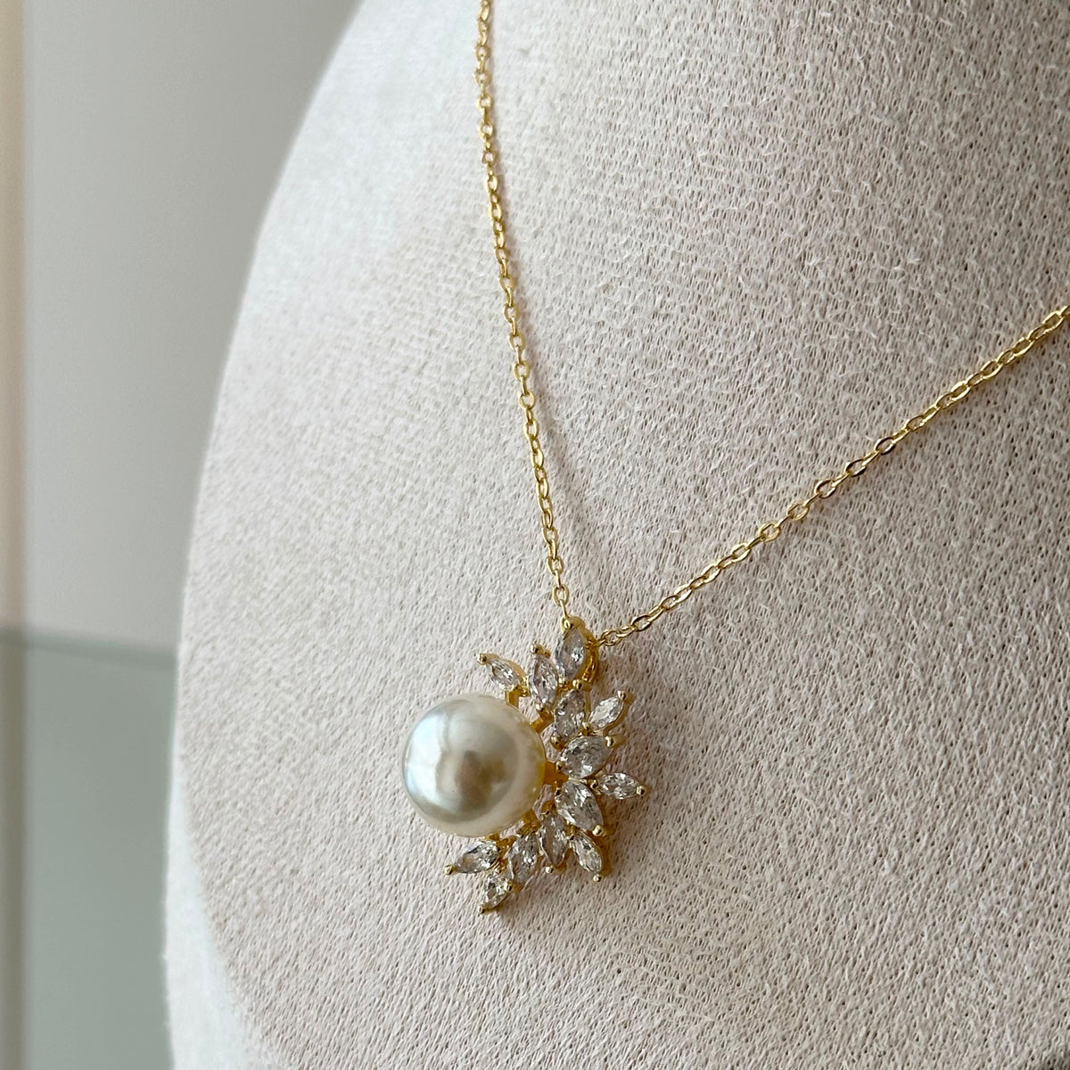 Pearl Zircon Shinny Necklace Pendant