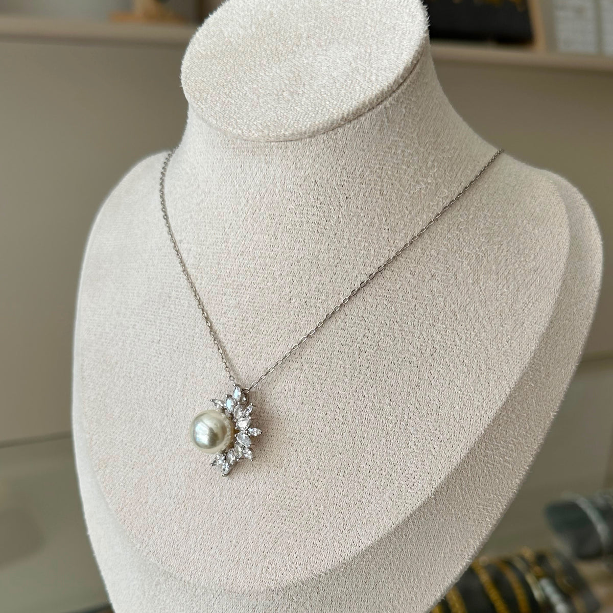 Pearl Zircon Shinny Necklace Pendant