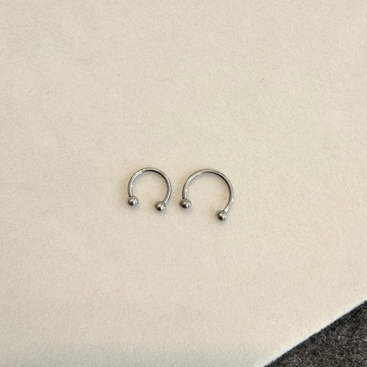 Horse Shoe Titanium Ball Screw