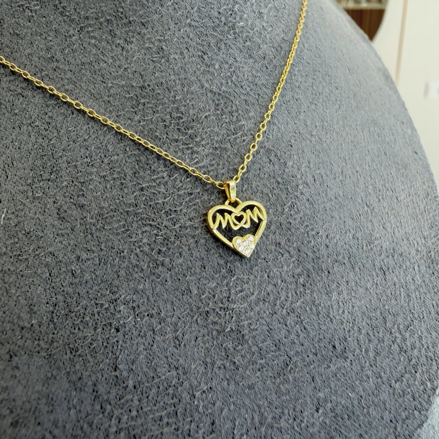 MOM Necklace