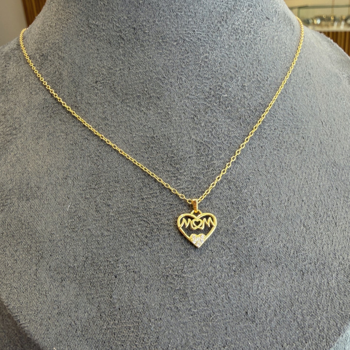 MOM Necklace