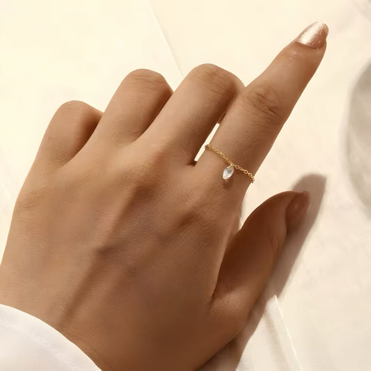 Chain Ring Oval Zircon