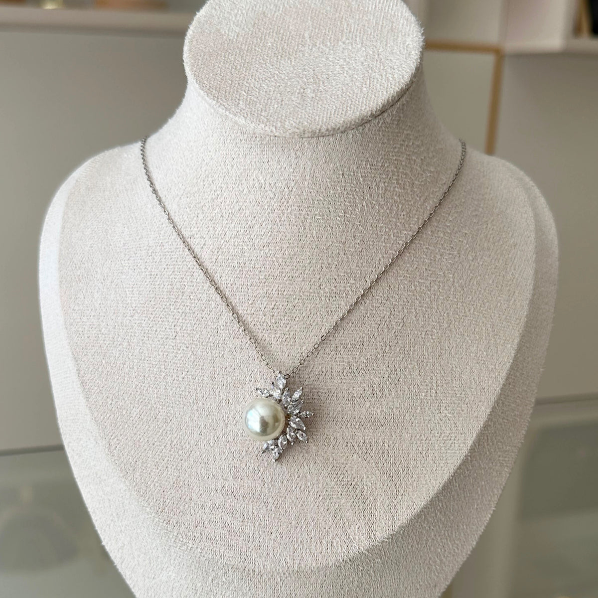 Pearl Zircon Shinny Necklace Pendant