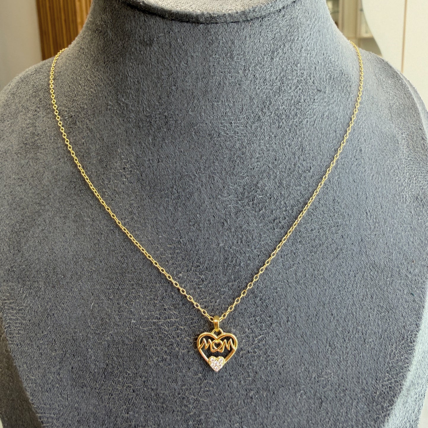 MOM Necklace