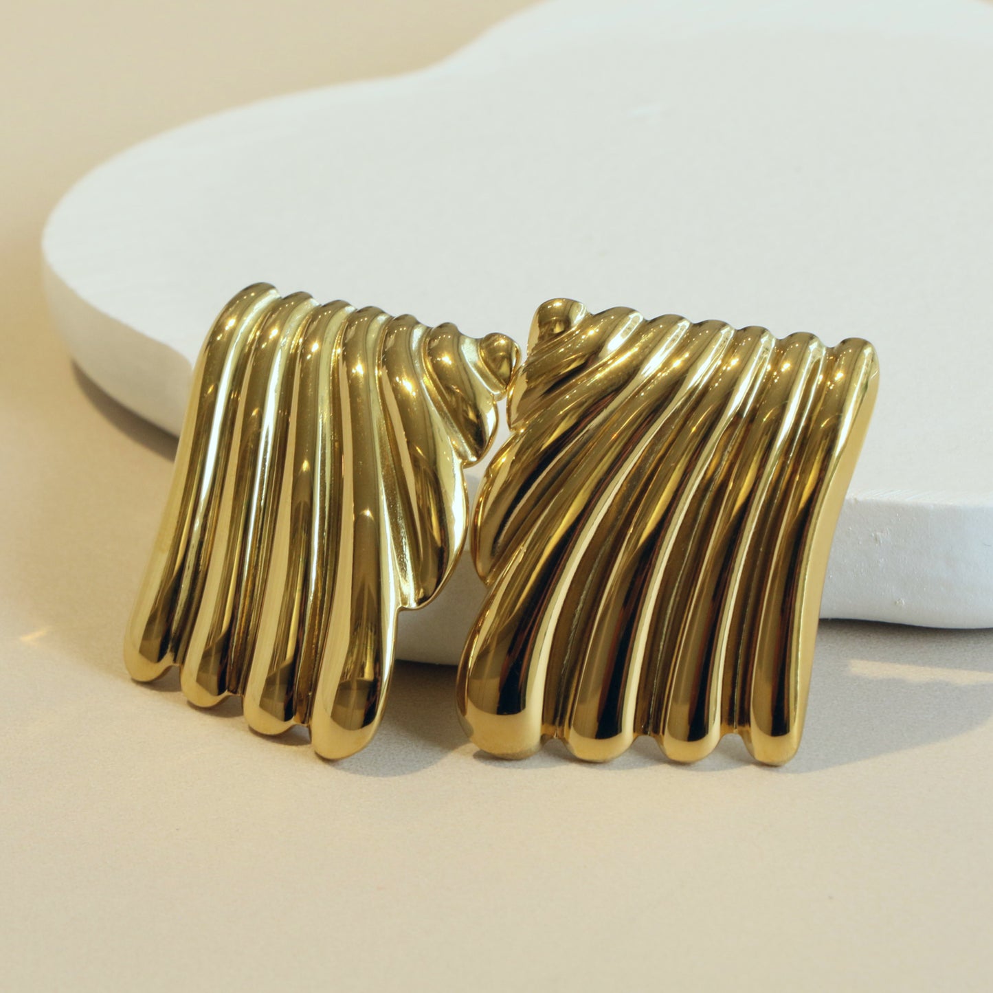Ribbed Earring